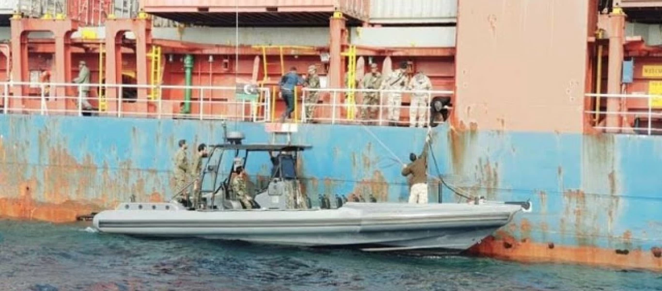 Τουρκικές απειλές για το πλοίο που κατέλαβαν οι ειδικές δυνάμεις της Λιβύης με ελληνικά σκάφη